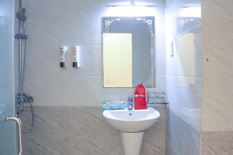 Reddoorz Plus @ Dong Den Street Hotel Ho Chi Minh City Exterior photo