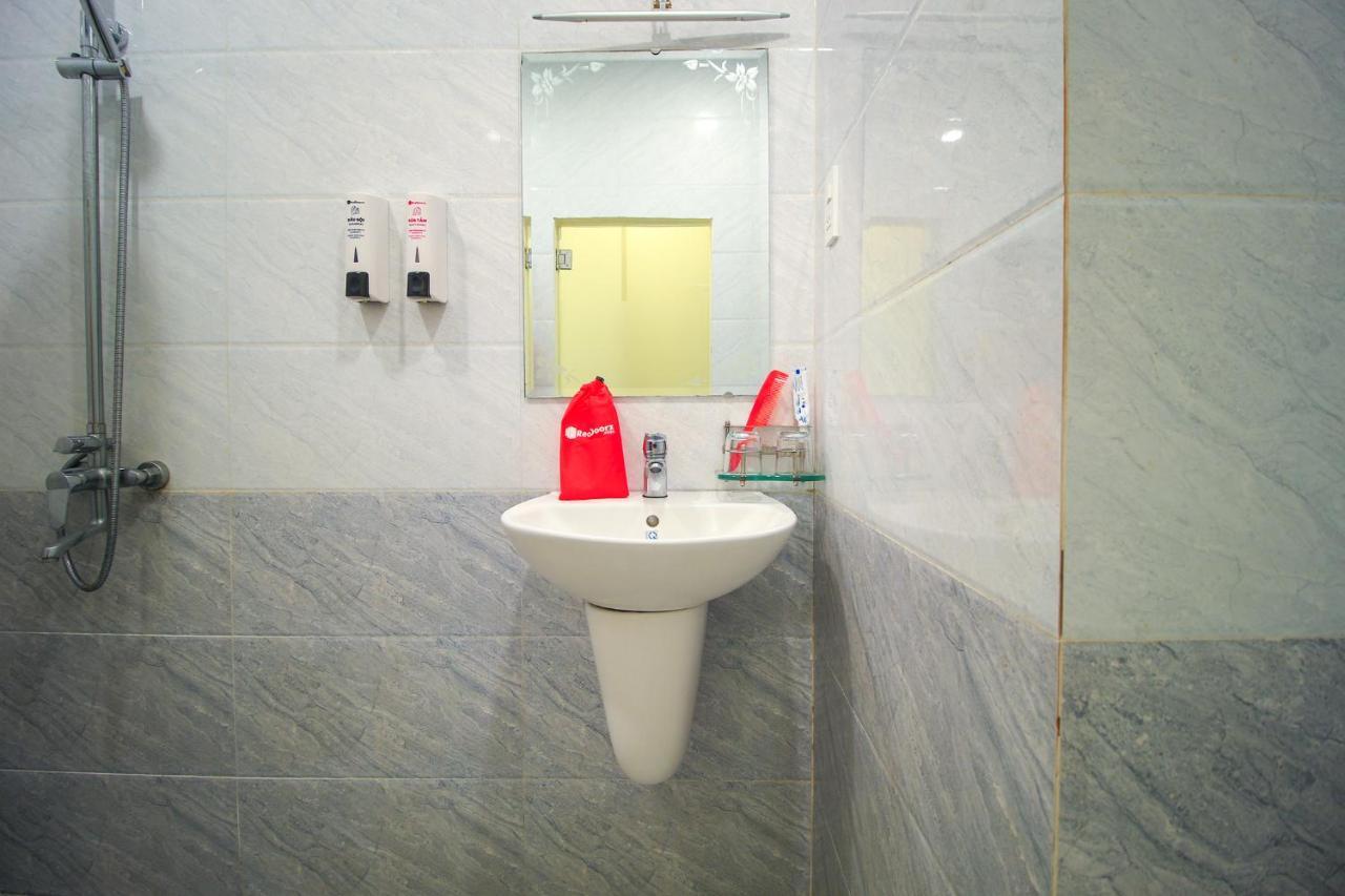 Reddoorz Plus @ Dong Den Street Hotel Ho Chi Minh City Exterior photo