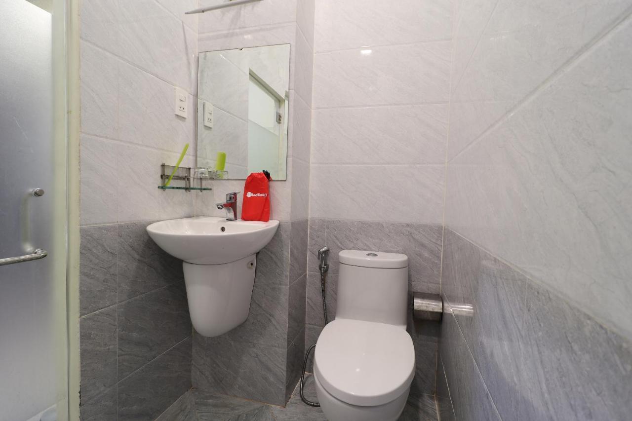 Reddoorz Plus @ Dong Den Street Hotel Ho Chi Minh City Exterior photo