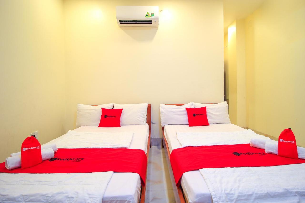 Reddoorz Plus @ Dong Den Street Hotel Ho Chi Minh City Exterior photo