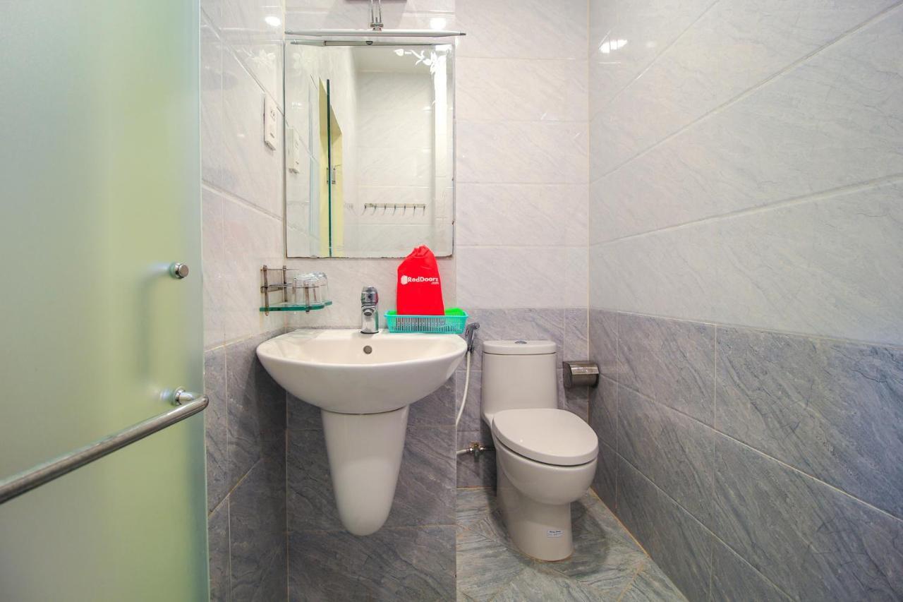 Reddoorz Plus @ Dong Den Street Hotel Ho Chi Minh City Exterior photo