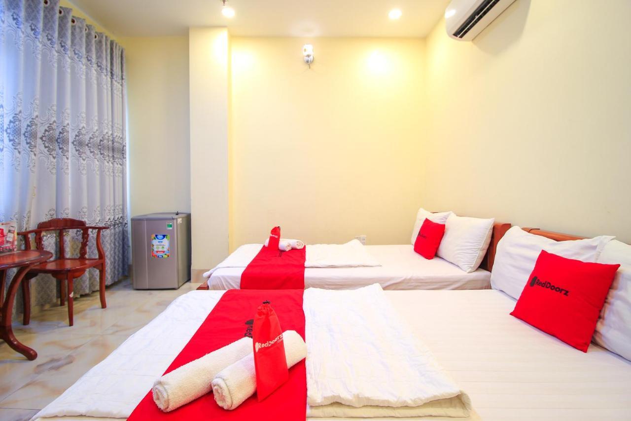 Reddoorz Plus @ Dong Den Street Hotel Ho Chi Minh City Exterior photo